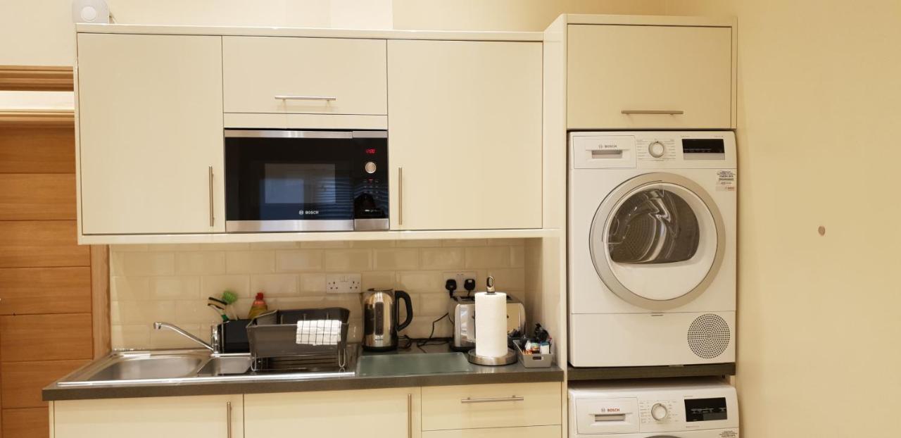 London Luxury Apartments 5 Min Walk From Ilford Station, With Free Parking Free Wifi Exterior foto